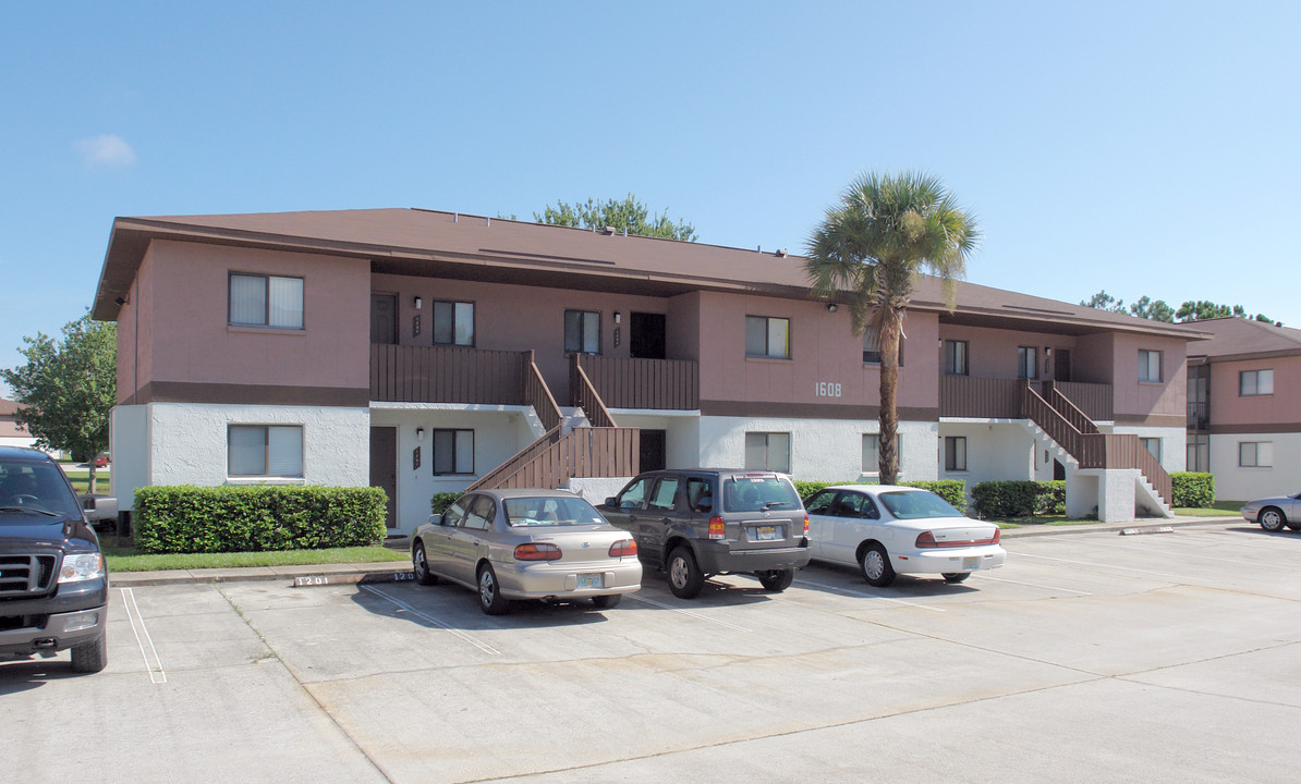 1608 University Ln in Cocoa, FL - Building Photo