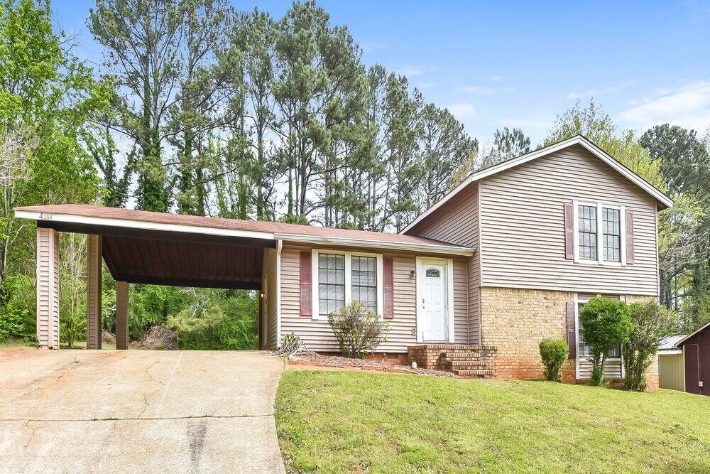 4284 Dogwood Farms Dr in Decatur, GA - Building Photo