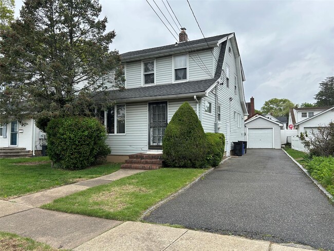 property at 3 Locust St