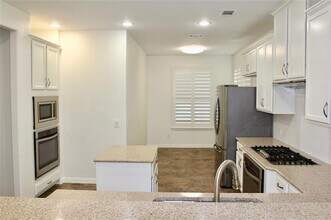 4821 Bayview Dr in Plano, TX - Foto de edificio - Building Photo