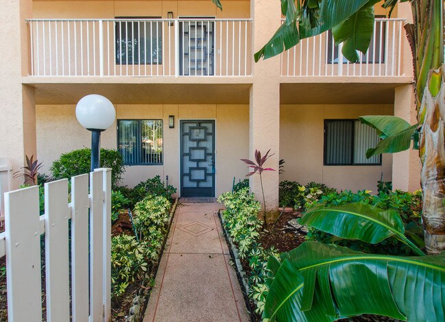 6093 Pointe Regal Cir-Unit -105 in Delray Beach, FL - Building Photo - Building Photo