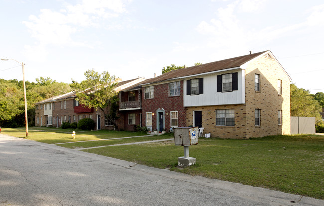 Ashley Shores Apartments in North Charleston, SC - Foto de edificio - Building Photo