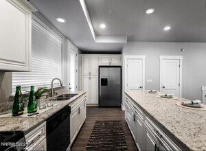 720 Bluffs Ct, Unit 06106 in Reno, NV - Building Photo - Building Photo