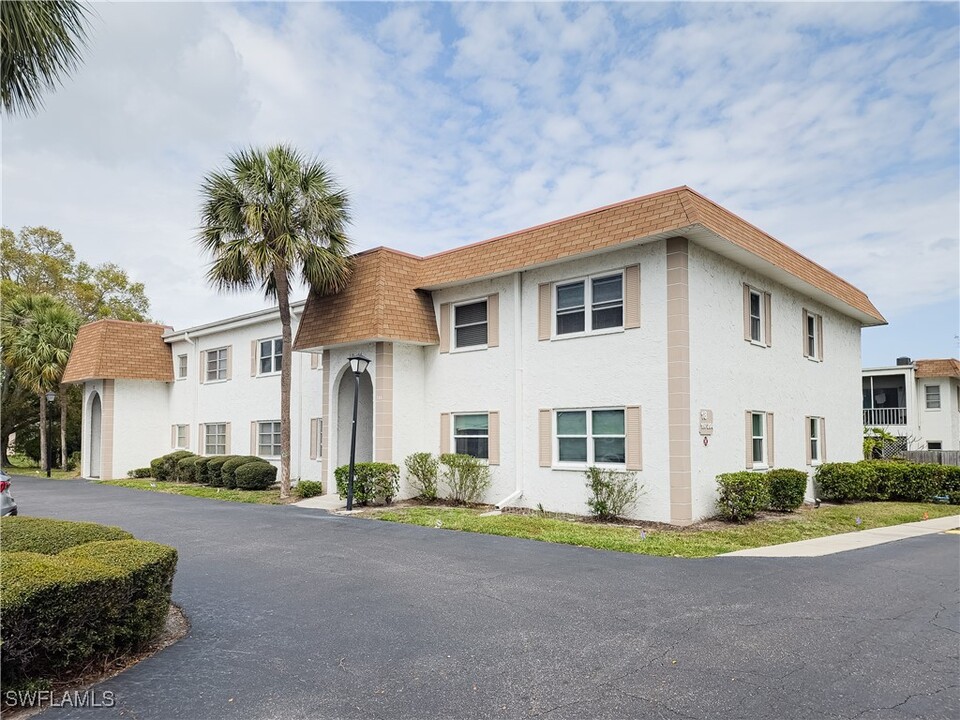 205 S McMullen Booth Rd in Clearwater, FL - Building Photo