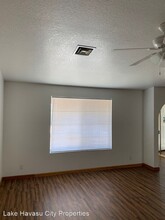 900 Thunderbolt Ave in Lake Havasu City, AZ - Building Photo - Building Photo