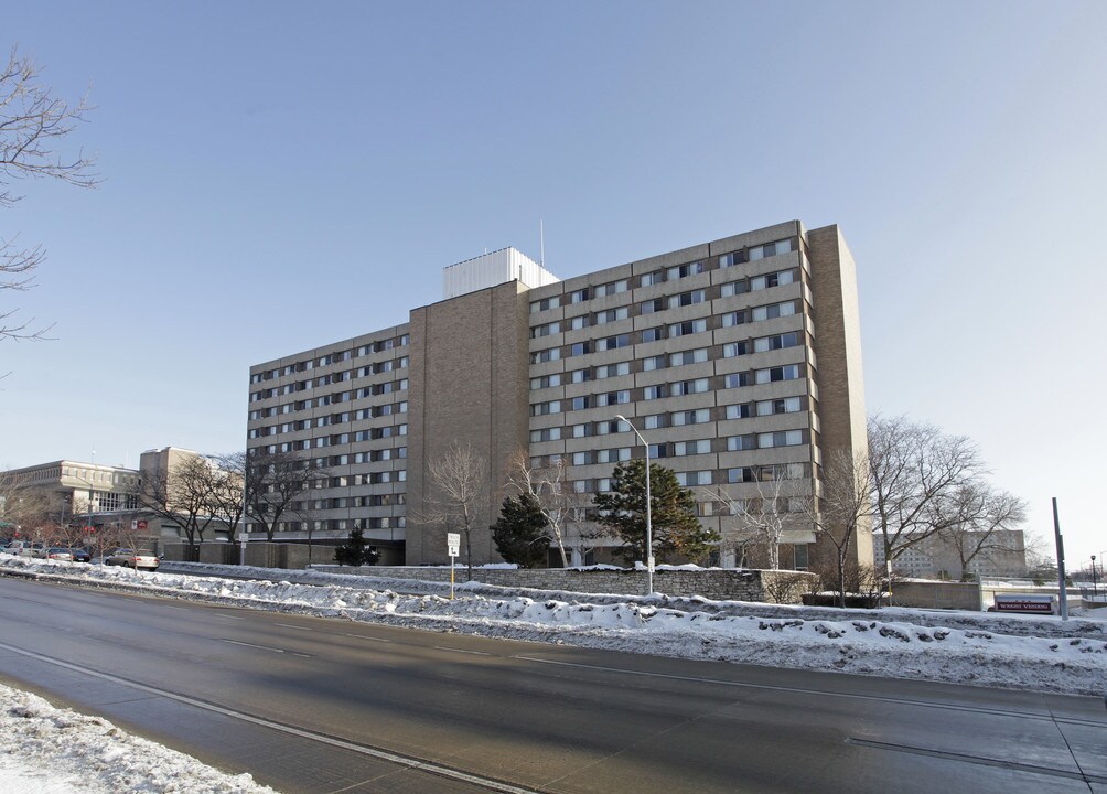 Sellery Hall in Madison, WI - Foto de edificio