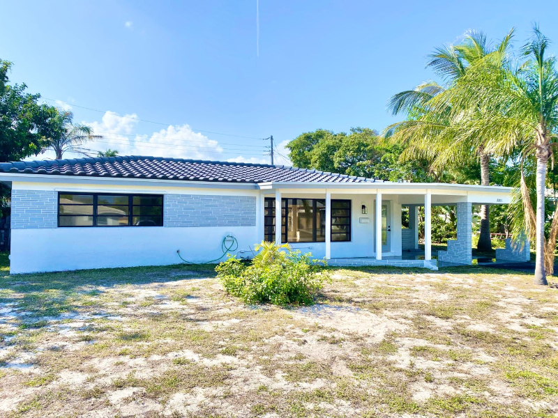 2201 NE 5th Ave in Boca Raton, FL - Foto de edificio