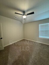 5327 Lily Ln in Goldsby, OK - Building Photo - Building Photo