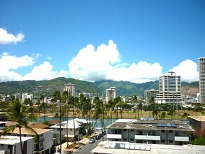 430 Keoniana St in Honolulu, HI - Building Photo - Building Photo