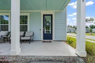 60 Backwater St in Port Royal, SC - Building Photo - Building Photo