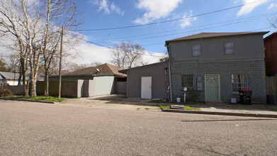 301 E Fayle St in Baytown, TX - Building Photo - Building Photo