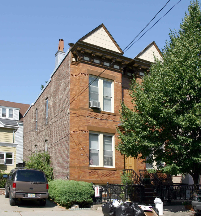 115 Maple St in Weehawken, NJ - Building Photo - Building Photo