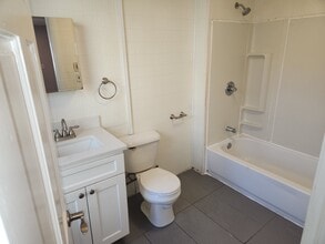 15 Tremont St, Unit 2 in Methuen, MA - Building Photo - Building Photo