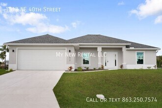 1513 NE 40th St in Cape Coral, FL - Foto de edificio - Building Photo