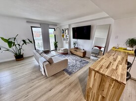 1718 P St NW, Unit 912 in Washington, DC - Building Photo