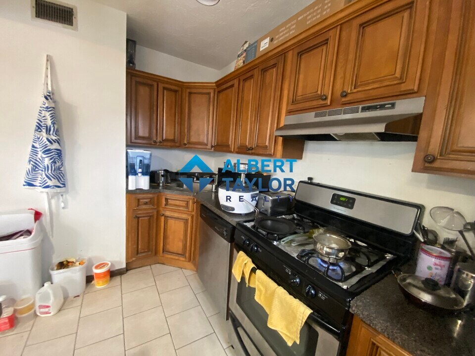 91 Sheridan St, Unit 87-3 in Boston, MA - Building Photo