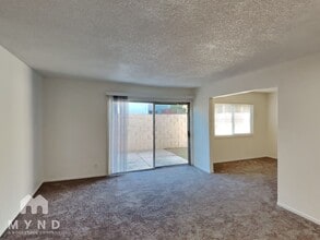 6290 Bancroft Ave, Unit 2 in Oakland, CA - Building Photo - Building Photo
