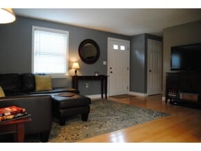 86 Prescott Rd in Raymond, NH - Building Photo - Building Photo