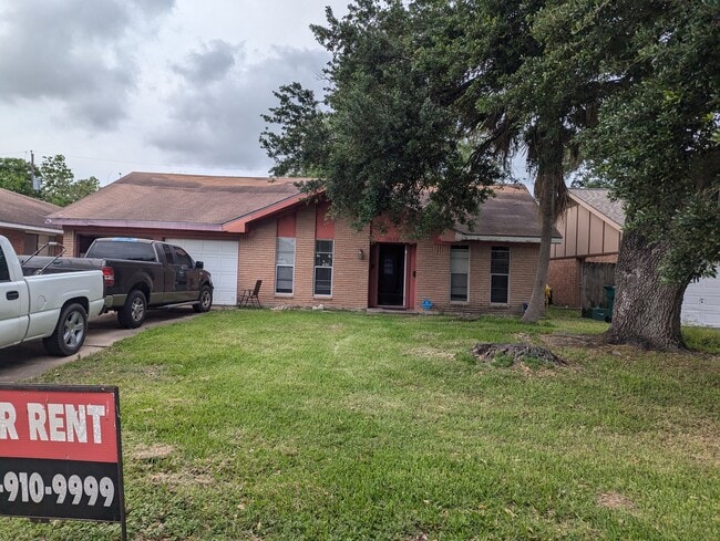 property at 1820 Aspen Ln