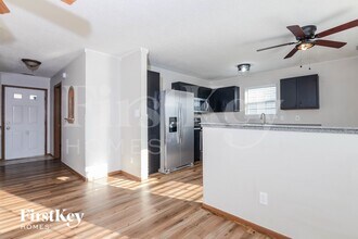 5355 Milhouse Rd in Indianapolis, IN - Foto de edificio - Building Photo