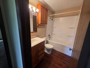 3609 Joan Dr in Waterloo, IA - Building Photo - Building Photo