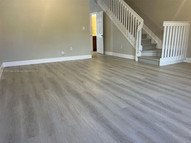 8908 W 35th Ave in Hialeah, FL - Building Photo