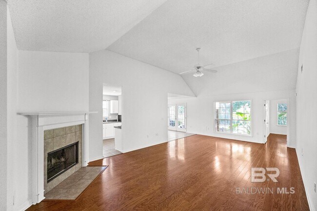 8197 Edgewood Dr in Daphne, AL - Building Photo - Building Photo