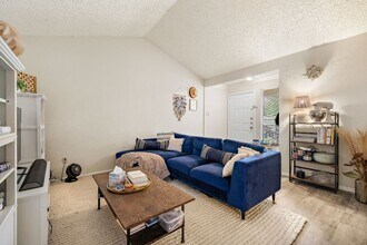 1202 Dobie Dr in Austin, TX - Building Photo - Building Photo