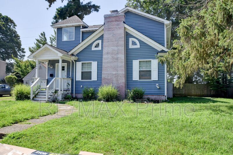 304 Old Point Ave in Hampton, VA - Foto de edificio