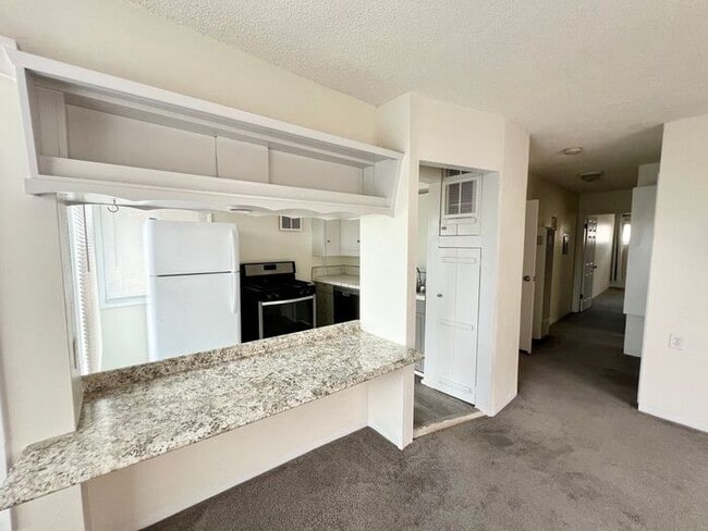 1364 1/2 Pacific Beach Dr in San Diego, CA - Building Photo - Building Photo