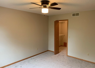 2553 Mallard Dr in St. Paul, MN - Building Photo - Building Photo