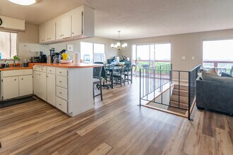 3010 Broadmoor View in Oakland, CA - Building Photo - Building Photo