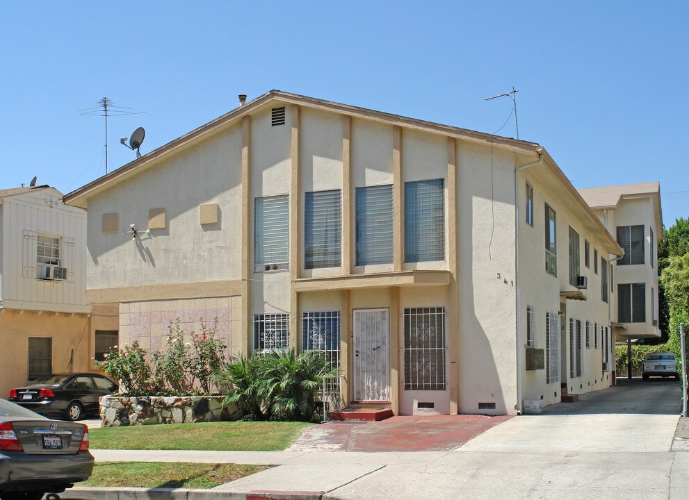 341 N Hayworth Ave in Los Angeles, CA - Building Photo