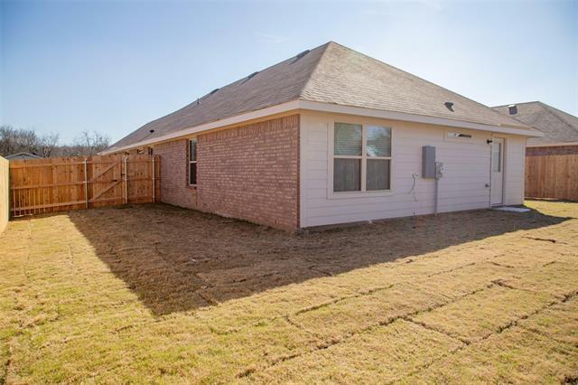 1404 Cardinal Dr in Ennis, TX - Building Photo - Building Photo