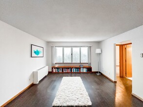 2001 Bryant Ave S in Minneapolis, MN - Building Photo - Interior Photo