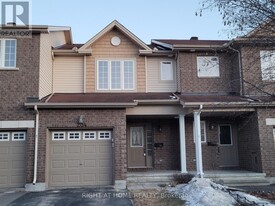 204 Rolling Meadow Crescent in Ottawa, ON - Building Photo