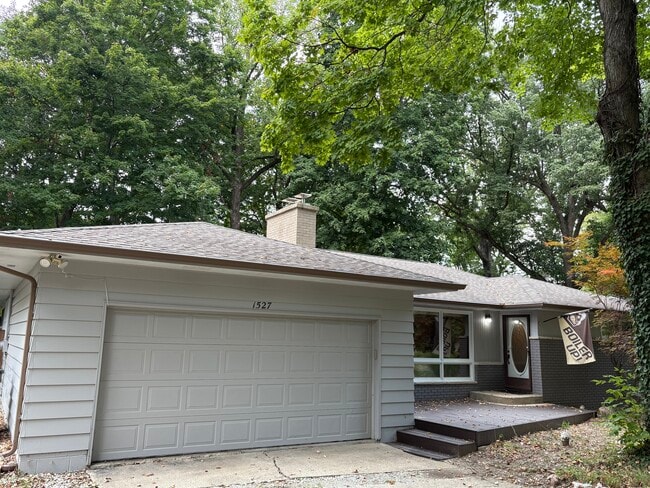 1527 Summit Dr in West Lafayette, IN - Building Photo - Building Photo