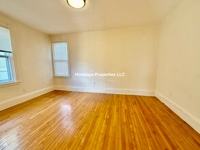 85 College Ave, Unit 2B in Somerville, MA - Foto de edificio - Building Photo
