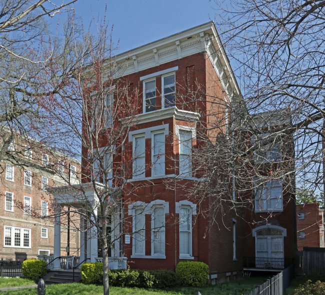 2 E Franklin St in Richmond, VA - Building Photo - Building Photo