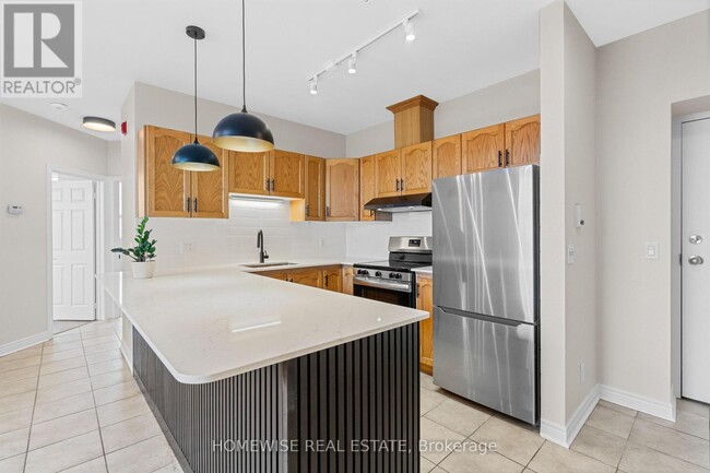 3635-3635 Dundas St W in Toronto, ON - Building Photo - Building Photo