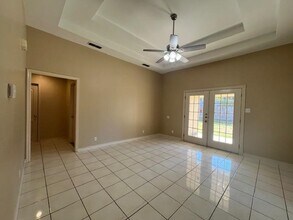 1607 Kingwood Dr in Laredo, TX - Building Photo - Building Photo