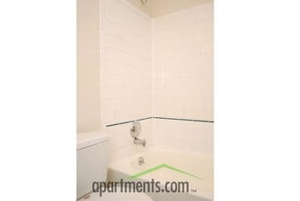 Maple Grove Apartments in Cincinnati, OH - Building Photo - Interior Photo