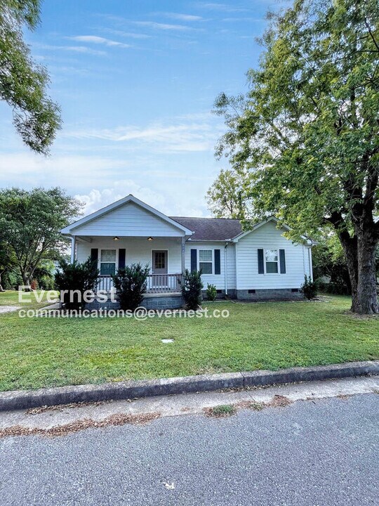 808 Sunrise St in Murfreesboro, TN - Building Photo