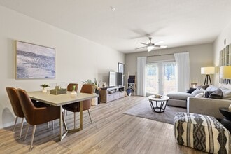 The Ridge at Thornton Station in Thornton, CO - Foto de edificio - Building Photo