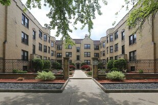 1133 W Oakdale Ave in Chicago, IL - Building Photo