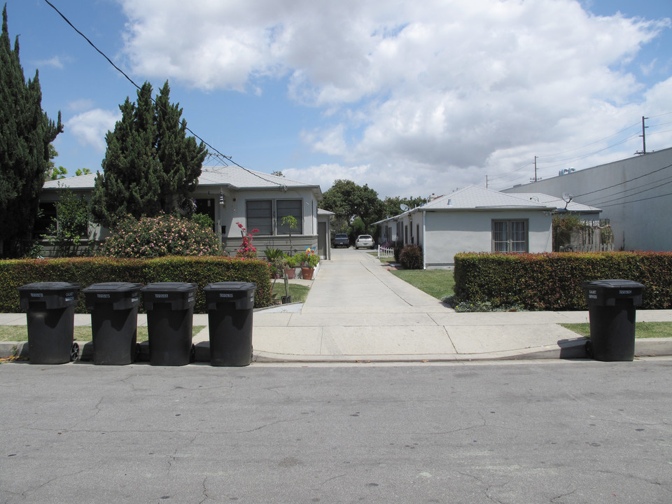 2215 1/2-2219 241st St in Lomita, CA - Building Photo