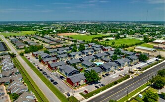 The Cottages at Hefner Road in Oklahoma City, OK - Building Photo