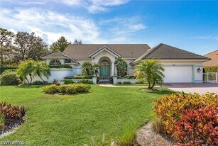 720 Turkey Oak Ln in Naples, FL - Building Photo