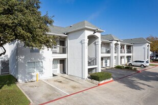 Reveal at Rye in Houston, TX - Building Photo