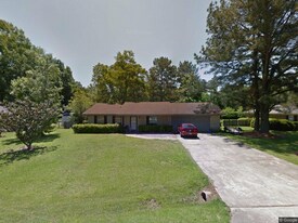 32 Forest Dr in Monroe, LA - Building Photo